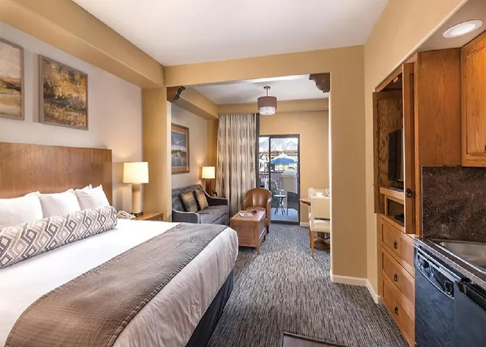 Beautiful In Legacy Golf - 2bd Sleeps Holiday home Phoenix